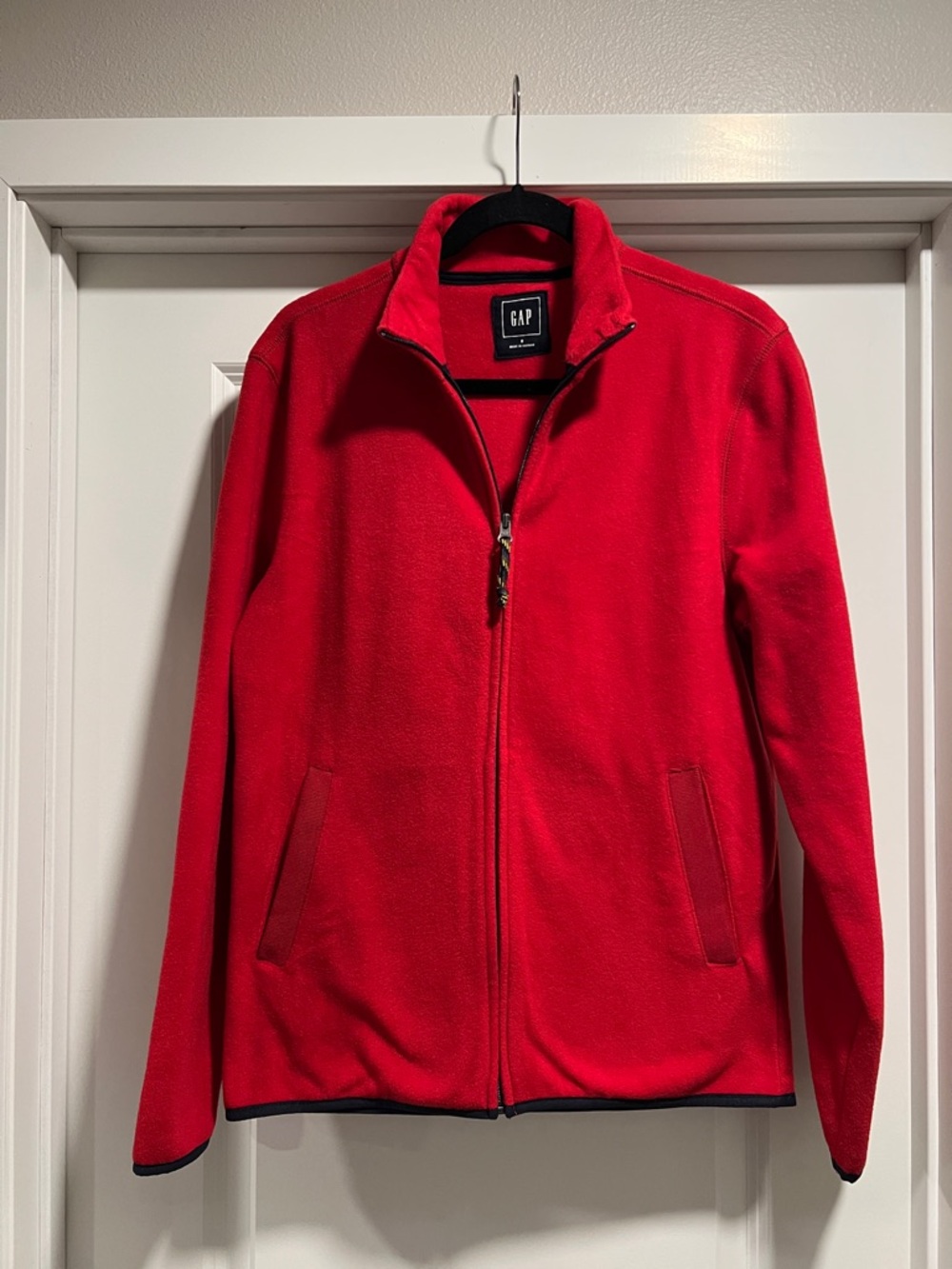 GAP Women’s Bright Red Zip-Up Fleece Jacket Size Small
